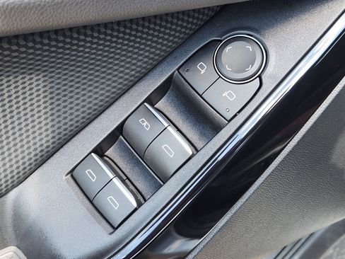 Used 2025 Chevrolet Equinox RS FWD image 32