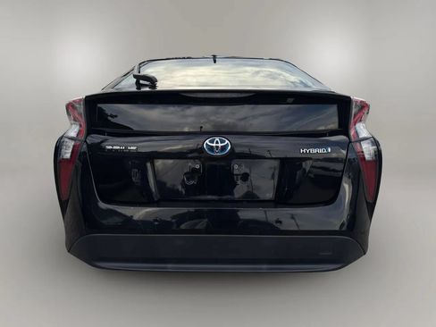 Used 2018 Toyota Prius Three FWD image 9