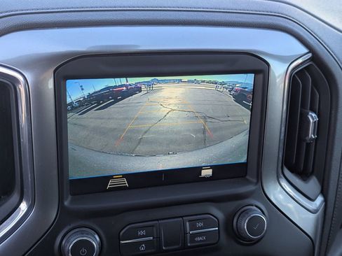 Used 2022 Chevrolet Silverado 1500 LT RWD image 16