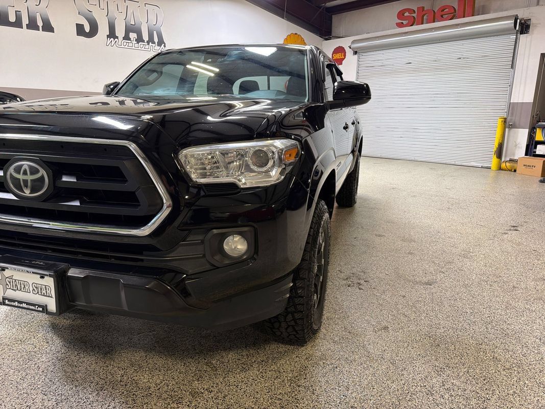 Used 2020 Toyota Tacoma SR5 RWD image 13