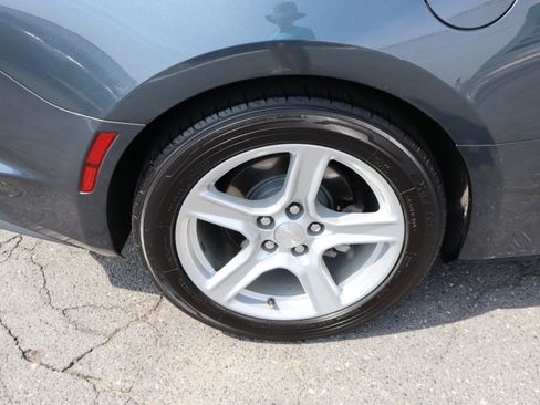 Used 2022 Chevrolet Camaro LT w/ Technology Package RWD image 34