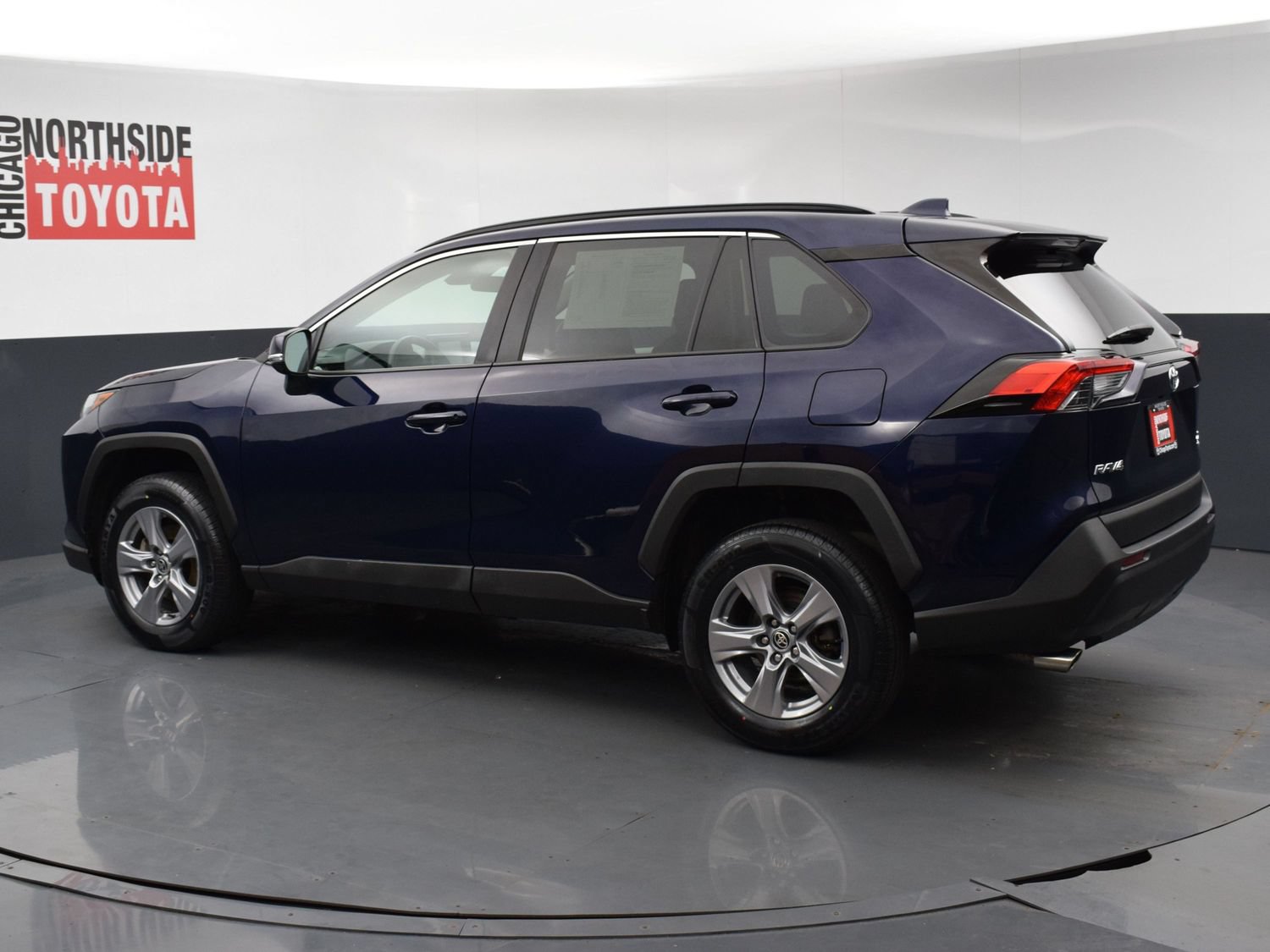 Used 2022 Toyota RAV4 XLE AWD/4WD image 2