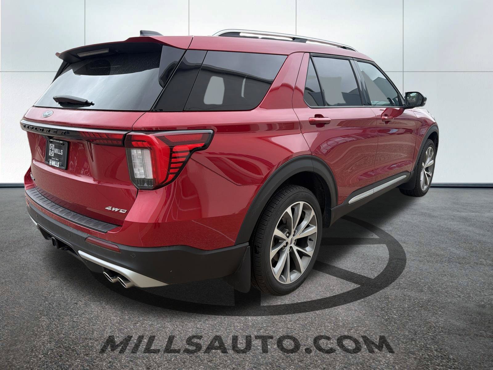 Used 2025 Ford Explorer Platinum w/ Ultimate Package AWD/4WD image 4