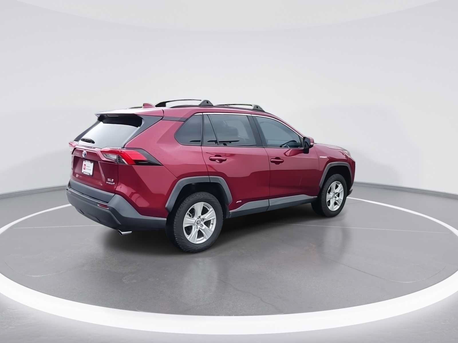 Certified 2020 Toyota RAV4 XLE w/ Carpet Mat Package AWD/4WD image 8