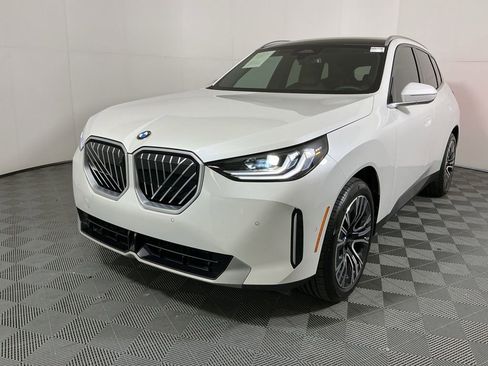 Certified 2025 BMW X3 xDrive30i w/ Premium Package AWD/4WD image 2