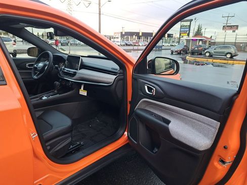 New 2026 Jeep Compass Latitude image 17