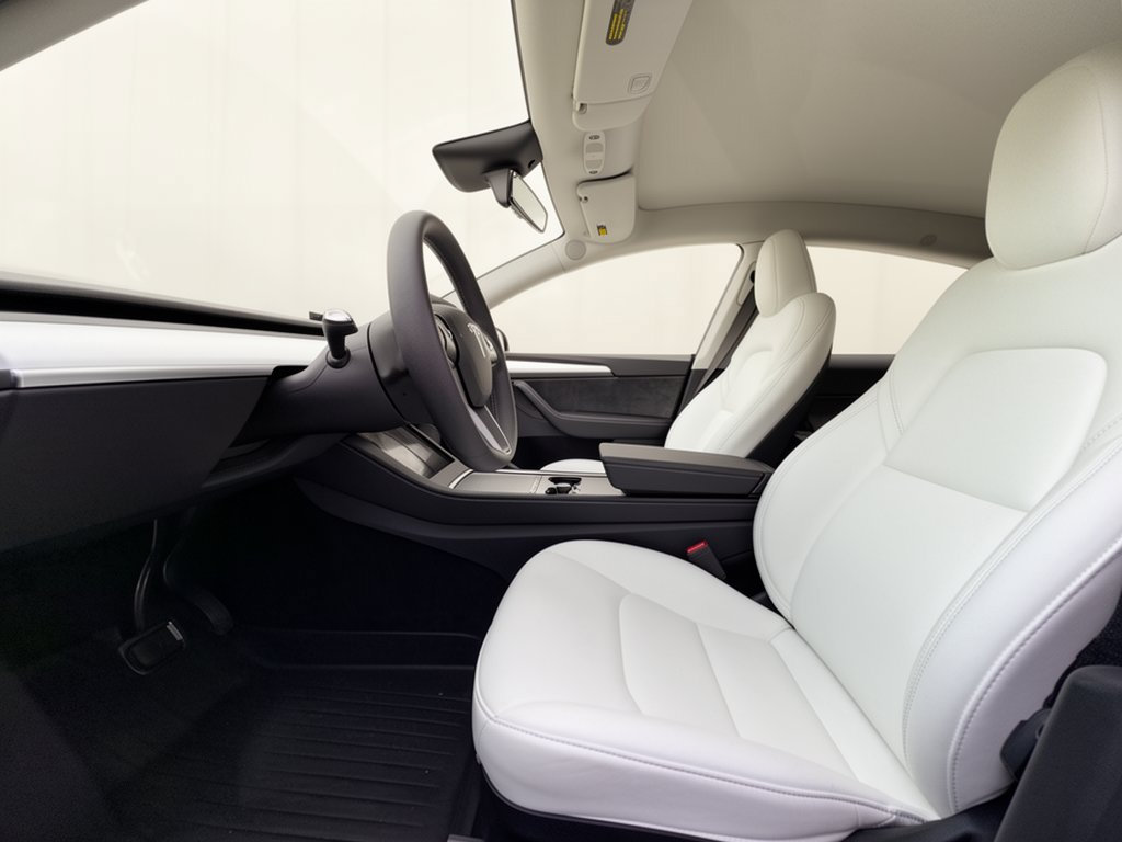 Used 2024 Tesla Model Y Long Range RWD image 5