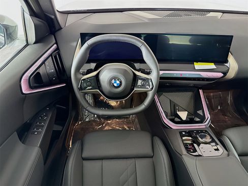 Used 2025 BMW X3 xDrive30i w/ Convenience Package image 21