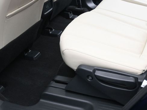 Certified 2025 INFINITI QX60 Luxe w/ Lighting Package (N94) image 3