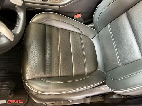 Used 2022 GMC Acadia Denali w/ Denali Ultimate Package AWD/4WD image 20