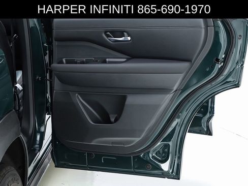 Used 2025 Nissan Pathfinder SL image 31