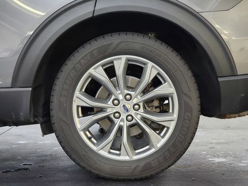 Used 2022 Ford Explorer XLT w/ Equipment Group 202A image 30