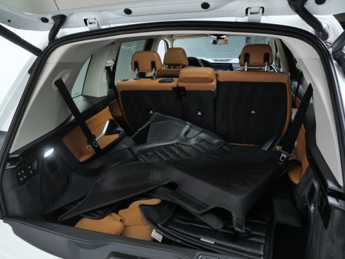 Used 2019 BMW X7 xDrive40i w/ Premium Package AWD/4WD image 7