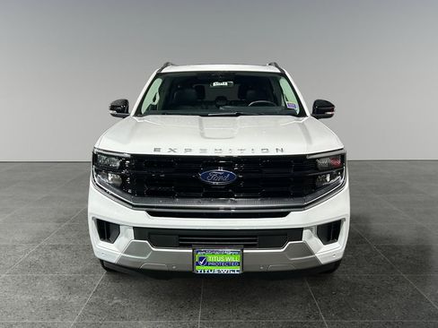 New 2025 Ford Expedition Platinum image 2