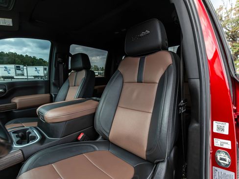 Used 2023 Chevrolet Silverado 2500 High Country w/ Z71 Off-Road Package image 20