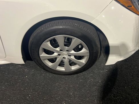 Used 2026 Toyota Corolla LE image 7