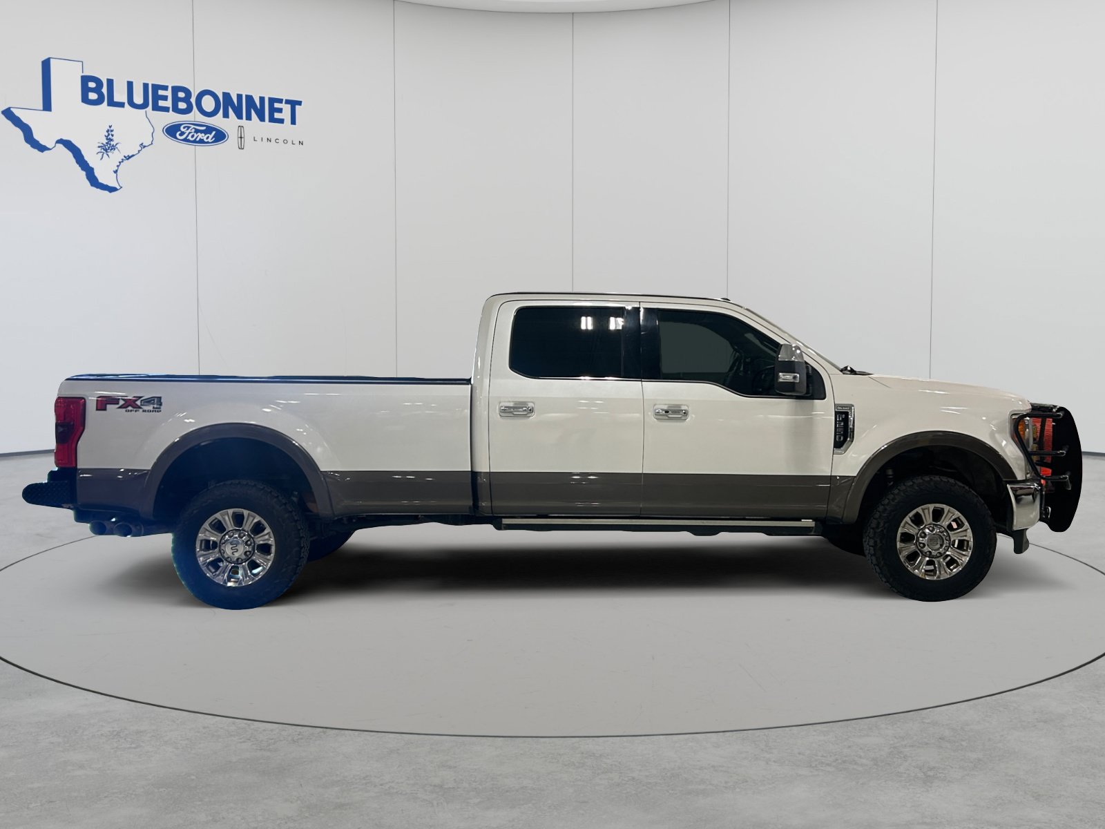 Used 2017 Ford F250 King Ranch w/ King Ranch Ultimate Package AWD/4WD image 3