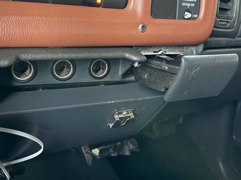 Used 2002 Chevrolet Silverado 3500 4X2 4dr Extended Cab image 42