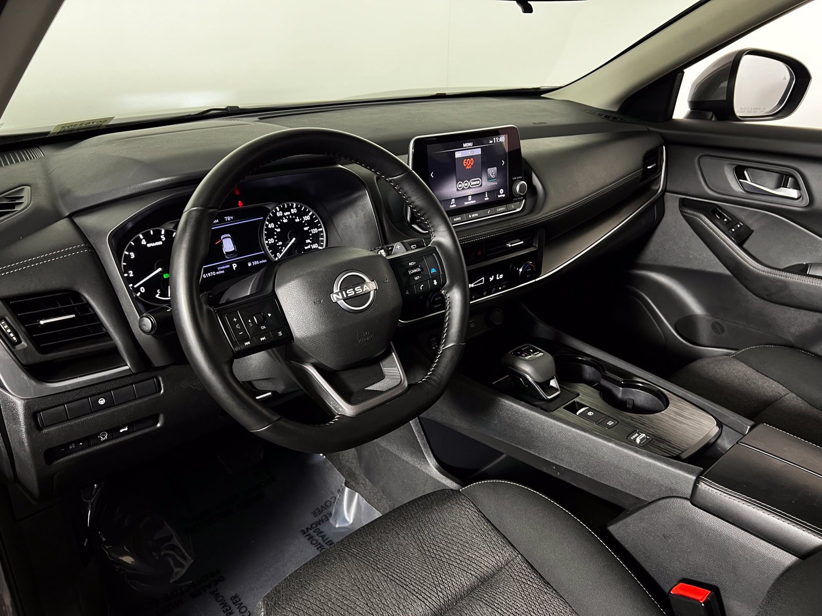 Used 2025 Nissan Rogue SV FWD image 12