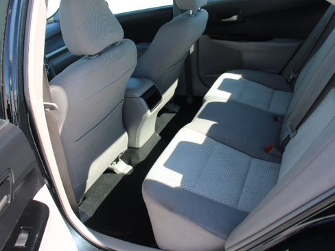 Used 2014 Toyota Camry LE FWD image 14