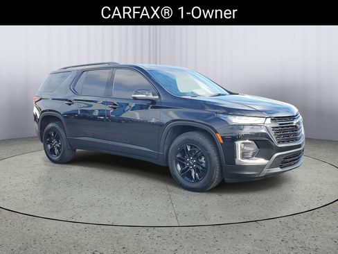 Used 2023 Chevrolet Traverse LT w/ Midnight/Sport Edition image 2