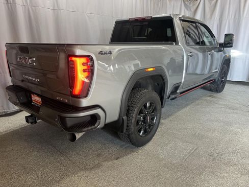 Used 2024 GMC Sierra 2500 AT4 w/ AT4 Premium Plus Package AWD/4WD image 4