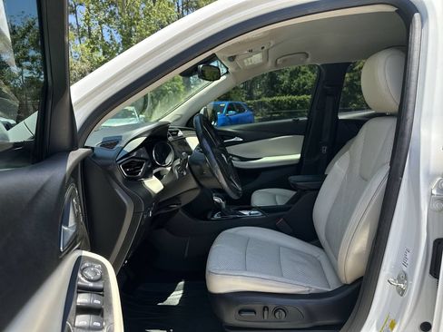 Used 2021 Buick Encore GX Essence FWD image 19