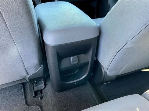Certified 2016 GMC Canyon 2WD Crew Cab w/ Convenience Package image 13
