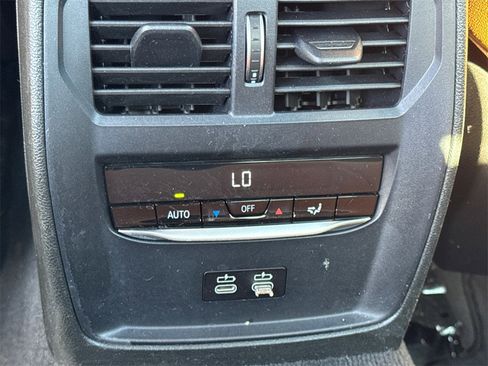 Used 2022 BMW 330i Sedan w/ M Sport Package image 22