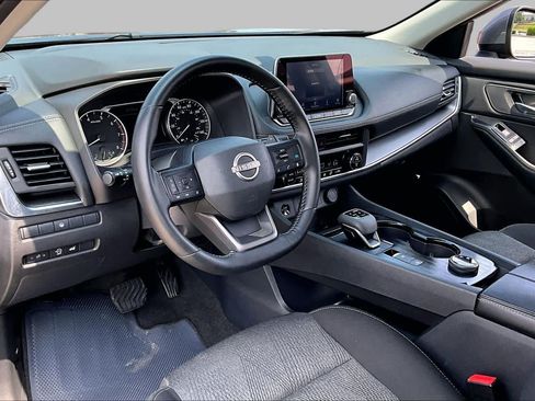 Used 2025 Nissan Rogue SV AWD/4WD image 17