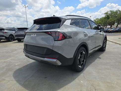 New 2026 Kia Sportage EX FWD image 8