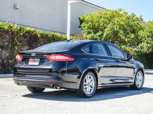 Used 2016 Ford Fusion SE FWD image 9