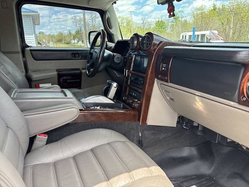 Used 2003 HUMMER H2 w/ Preferred Equipment Group AWD/4WD image 21