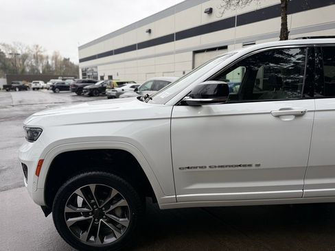 Used 2024 Jeep Grand Cherokee Overland image 8