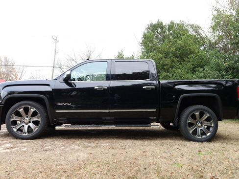 Used 2017 GMC Sierra 1500 Denali image 3