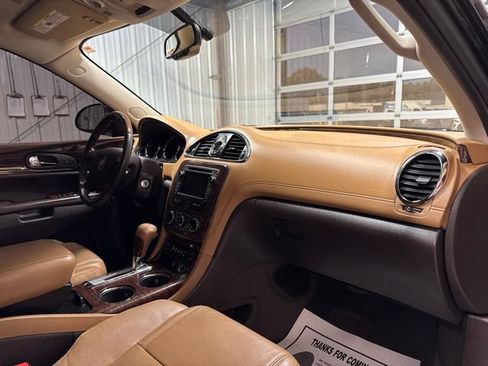 Used 2017 Buick Enclave Leather FWD image 27