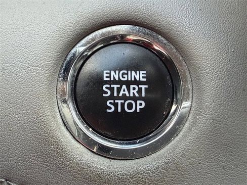 Certified 2023 Toyota Highlander XLE image 20