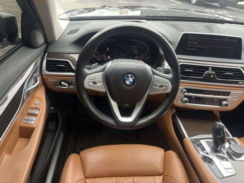 Used 2021 BMW 740i w/ Premium Package RWD image 15