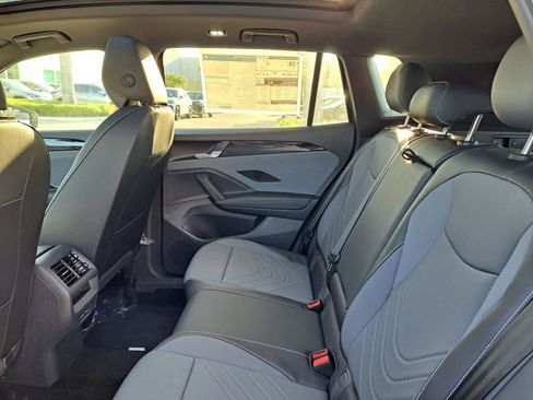 New 2026 Volkswagen Tiguan SE R-Line FWD image 5