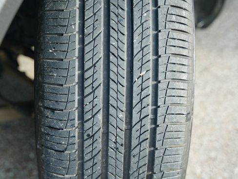 Used 2020 Ford Explorer Limited image 32