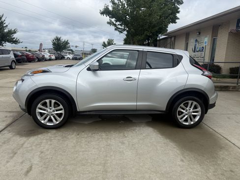 Used 2016 Nissan Juke S FWD image 4