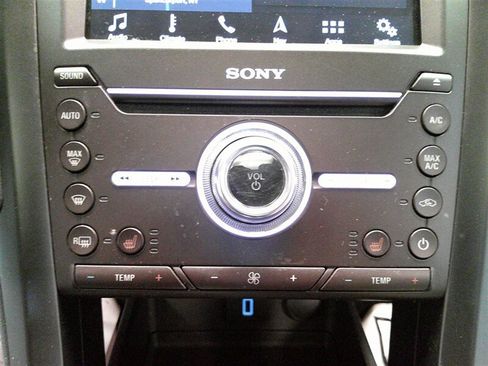 Used 2018 Ford Fusion Titanium image 24