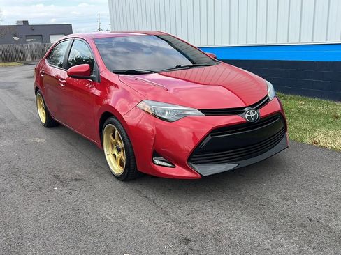 Used 2019 Toyota Corolla LE image 3