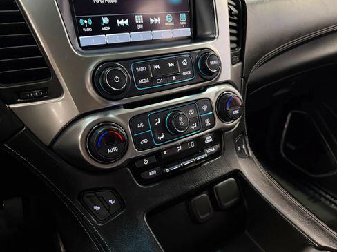 Used 2018 Chevrolet Tahoe LT w/ Luxury Package RWD image 28