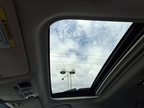 Used 2017 Subaru Outback 2.5i Premium image 12