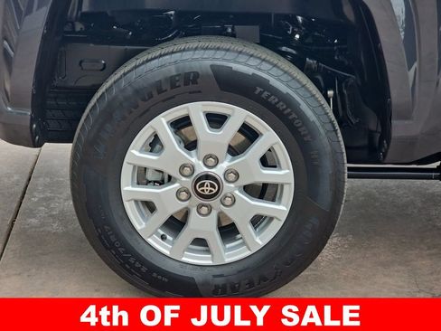 Used 2025 Toyota Tacoma SR5 AWD/4WD image 36