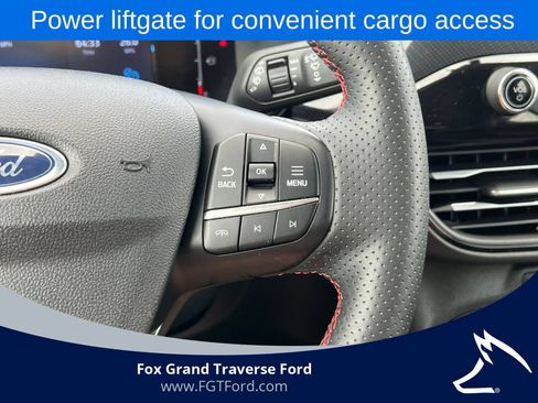 Certified 2025 Ford Escape ST-Line Select AWD/4WD image 19