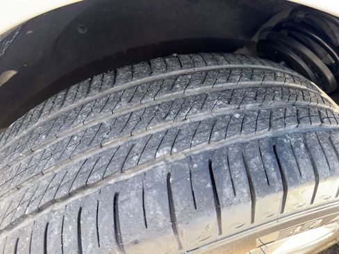 Certified 2020 Cadillac XT6 Premium Luxury image 32