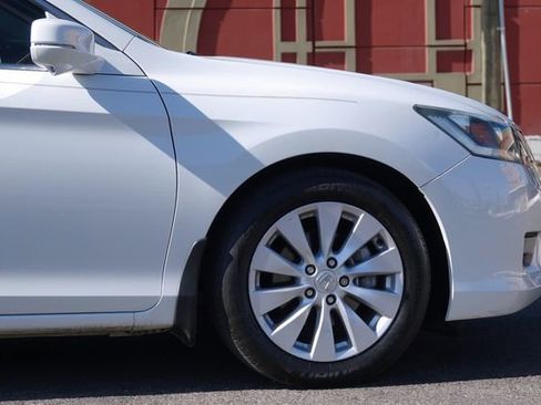 Used 2015 Honda Accord EX image 16