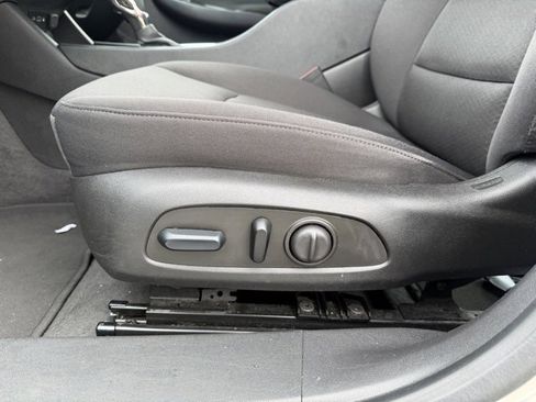 Used 2023 Chevrolet Malibu LT image 9